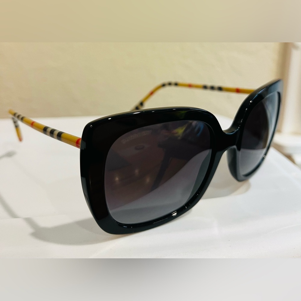 BURBERRY 0BE4323 sunglasses